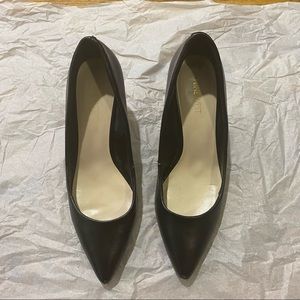 Nine West Classic Black Pumps Kitten Heels Size 9